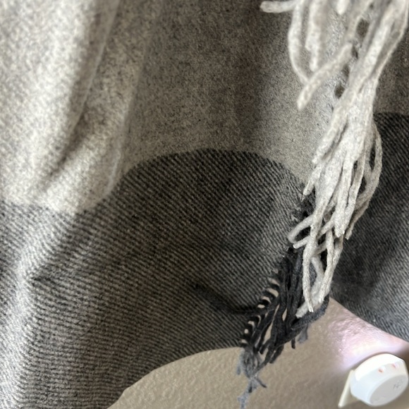 Vineyard Vines Wool Fringe Vest - Picture 2 of 5